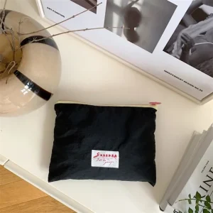 Read more about the article 비브삭 크기 조절이 가능한 화장품 파우치 – 리얼 리뷰로 전하는 소중한 사용 경험