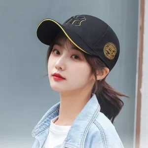 Read more about the article 애띠앙 1+1 깊은 볼캡 MY: 실제 리뷰로 알아보는 내 얼굴을 작아보이게 하는 야구모자